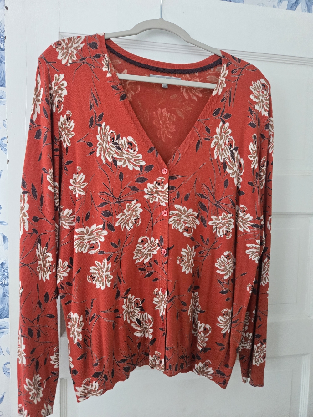 Daniel Rainn Rust Floral Button-Front V-Neck Top